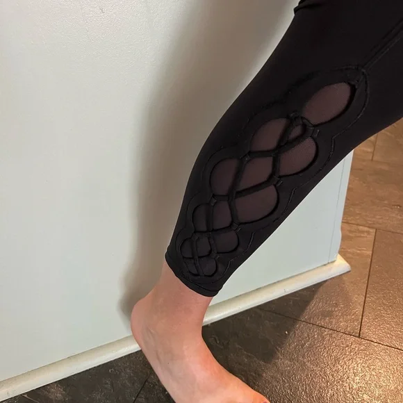 Lululemon leggings - Picture 4 of 5